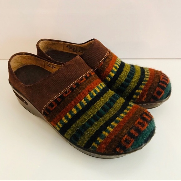 Born Shoes - Born Clogs Slip on Navajo design. Leather/wool. 8